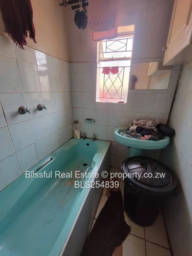 4 bedroom house for sale in Marimba 