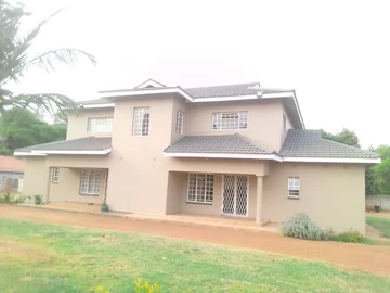 3 Bedroom Flat & Apartment