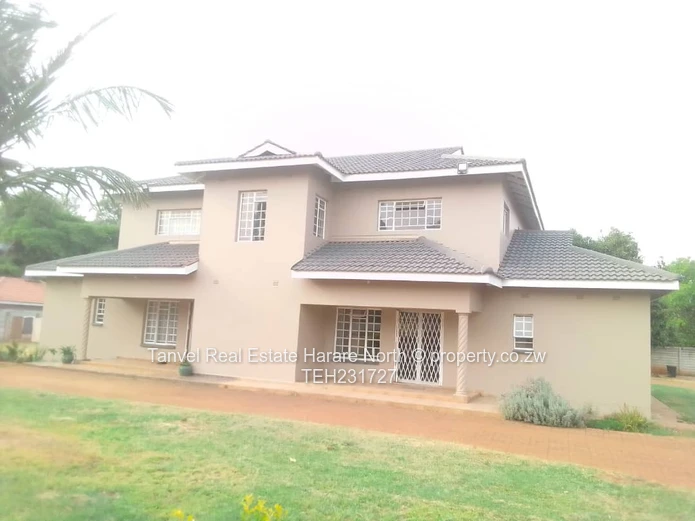 1 Marlborough Duplex, 3 bedrooms, main en suite, open plan lounge and and kitchen, prolific borehole
