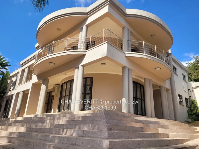 Umwinsidale 8 bed House for sale
