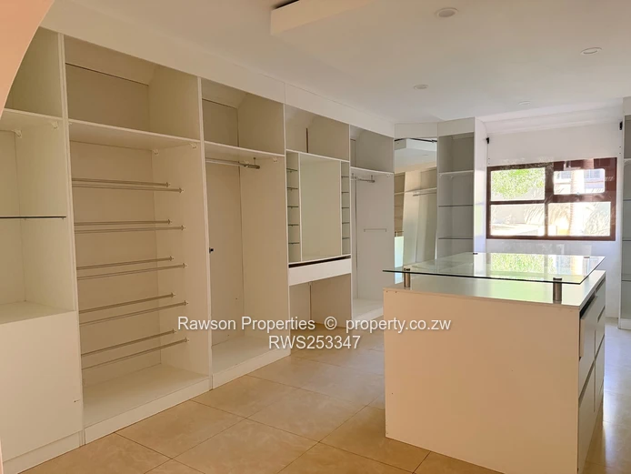 Exceptional Gletywn Family Home