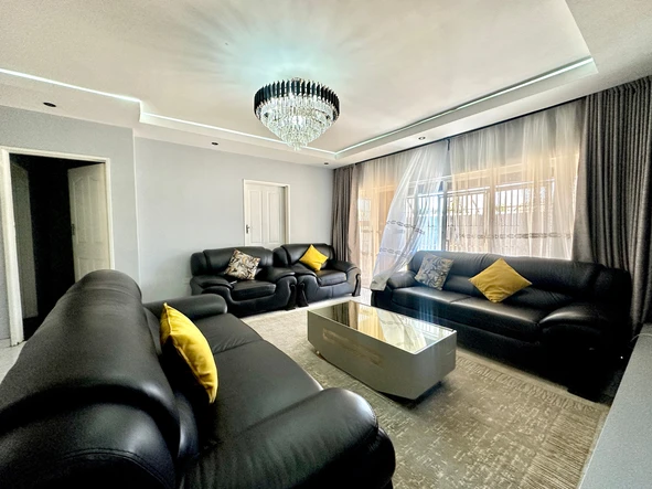 5 Bedroom House
