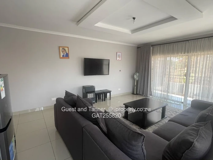 Spacious 5-Bedroom Home with 3-Bedroom Cottage - Gletwin Chishawasha