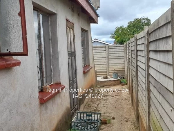 House forsale dema stand size 200sqms council cession  (Sole Mandate)