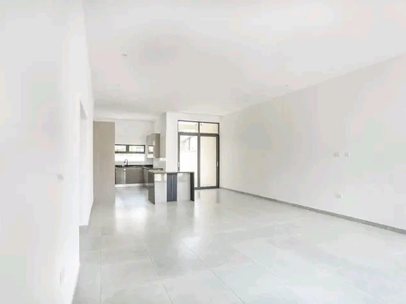 3 Bedroom Flat & Apartment
