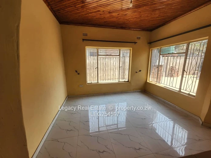 Spacious 3-Bed New Marlborough — Fitted Kitchen, Tiled Baths & Cottage (Sole Mandate)