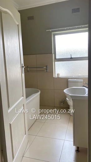 Newlands Flat to Let