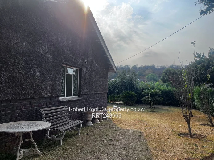 2 bed cottage in Helensvale