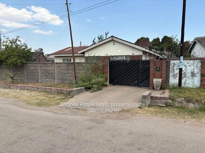 Charming 3-Bedroom Home in Msasa Park – Your Ideal Family Retreat! (Sole Mandate)