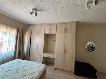 3 Bedroom Flat & Apartment