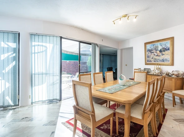 3 Bedroom Flat & Apartment