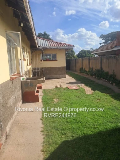 Mainway Meadows 4BR Home with Solar & Garden (540sqm)