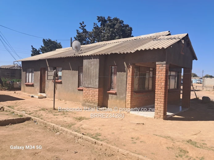 Chtungwiza Unit L house for sale