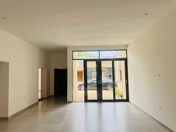 3 Bedroom Flat & Apartment