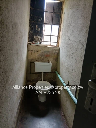 1750sqm Warehouse Facility with Offices in Prime Graniteside (Kelvin North)