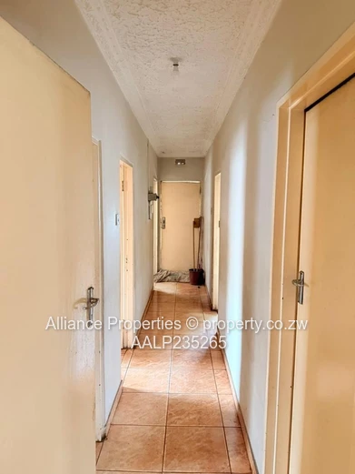 Charming & Well-Maintained Glenora A House with Deeds