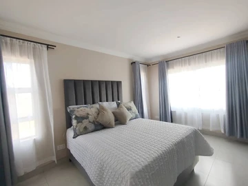 3 Bedroom Flat & Apartment