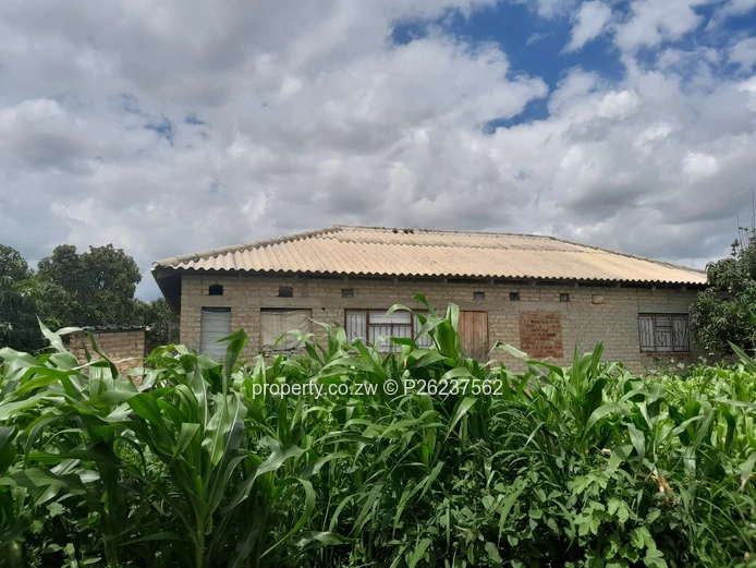 An incomplete 7 roomed house for sale in Southlea park 