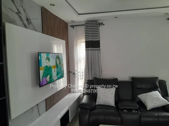 Stylish 3-Bed Aspindale Park Home — Paved Courtyard 