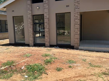 3 Bedroom Flat & Apartment