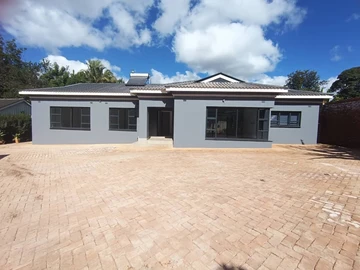 2 bed family home in Mandara