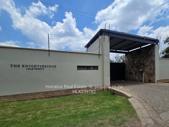 Modern 3-Bedroom, 2-Bathroom Flat in Secure Complex – Ideal Home or Investment Opportunity