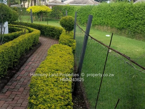 4 bedroomed house to let in Borrowdale Brooke