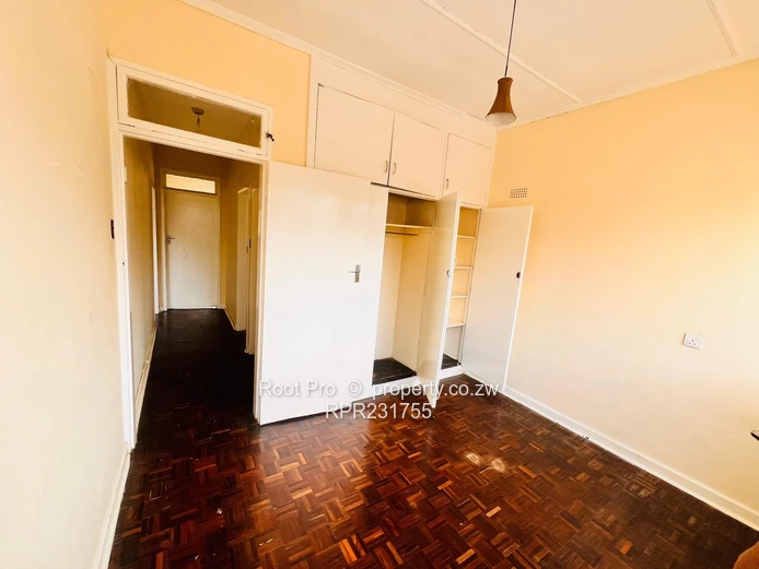 Avenues Flat to let