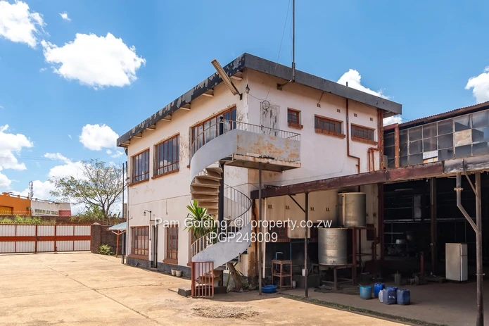 LARGE Industrial/Warehousing - Ardbennie