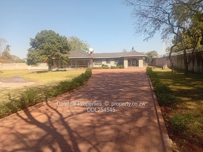 Greendale 6-Bed Family Home with Pool & Borehole