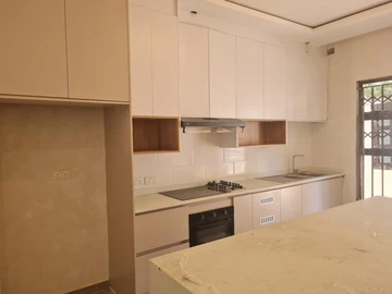 2 Bedroom Flat & Apartment