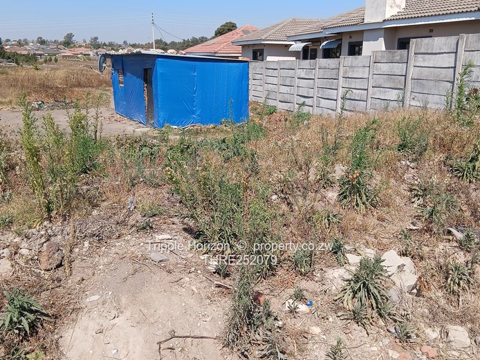 908m² Stand with Tarred Road, Sewer & Water – Zimre Park