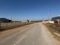 Commercial & Industrial Land