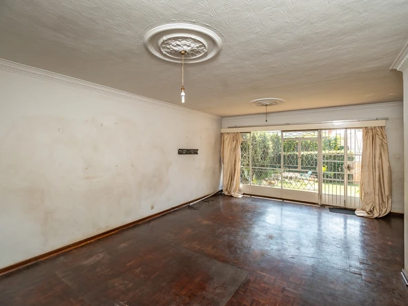 2 Bedroom Flat & Apartment