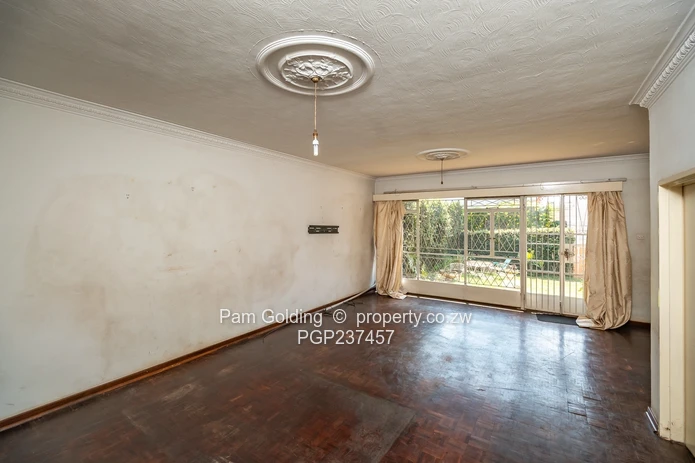 2 Bedroom Duplex with a garden (Sole Mandate)