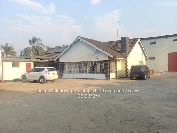 Eastlea house for sale (warehouse)