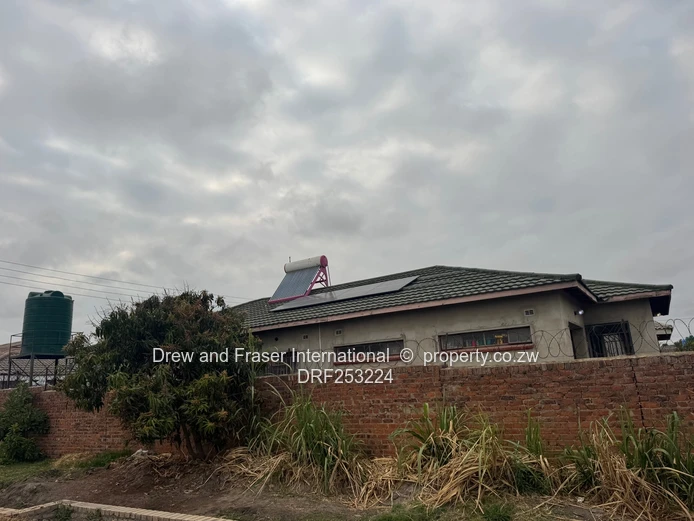 Zengeza 5 Ext 4 Bed Home - Fitted Kitchen, En-suite & Solar