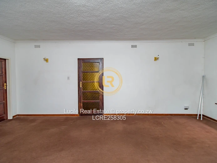 Spacious 5-Bedroom Home In Alexander Park