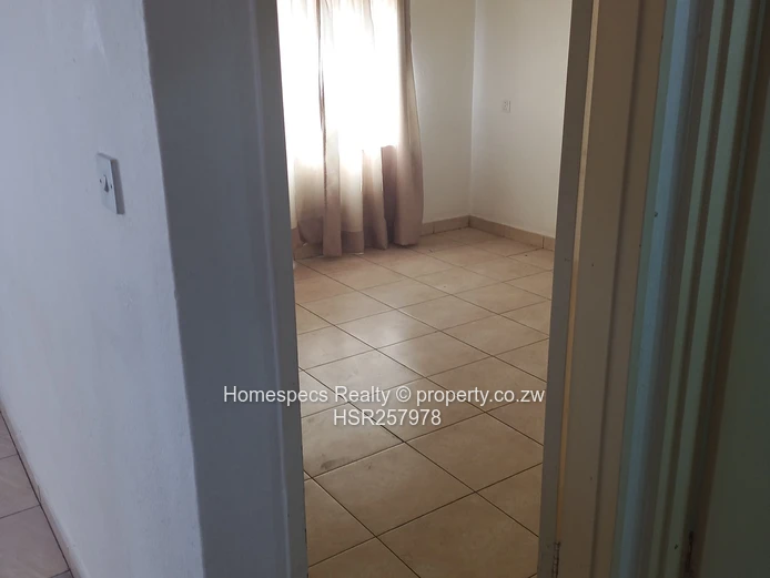 1-Bed Ground Floor Flat in Avenues — Borehole & Secure
