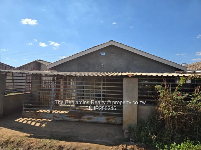 4Bedroom house for sale in Kuwadzana  (Sole Mandate)