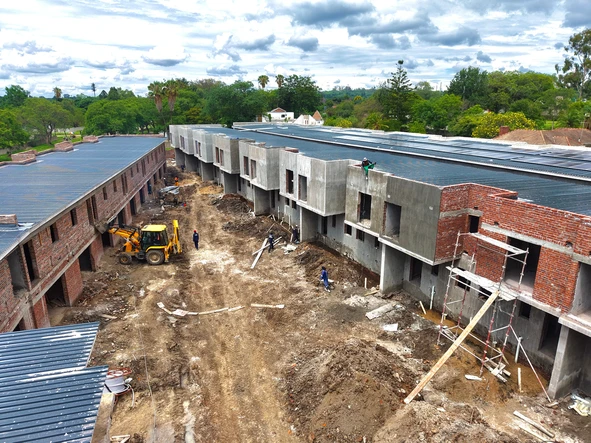 2 Bedroom Flat & Apartment