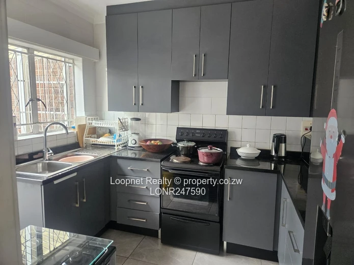 Avondale 2-Bed Garden Flat, Double-Storey & Gated (Sole Mandate)