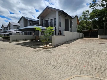 3 Bedroom Flat & Apartment
