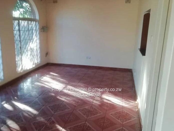 A Spacious 4-Bed House in Bloomingdale