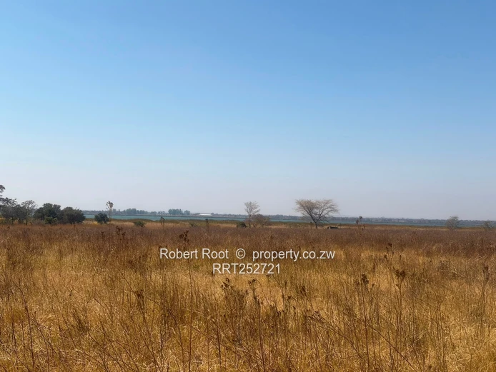 1.56ha at Darwendale with Lake View