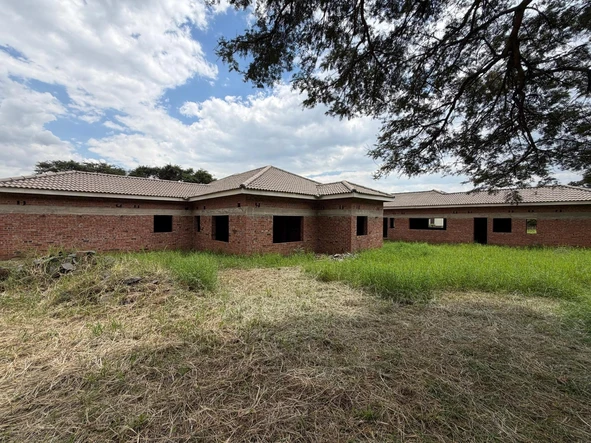 6 Bedroom House
