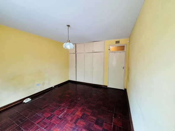 2 Bedroom Flat & Apartment