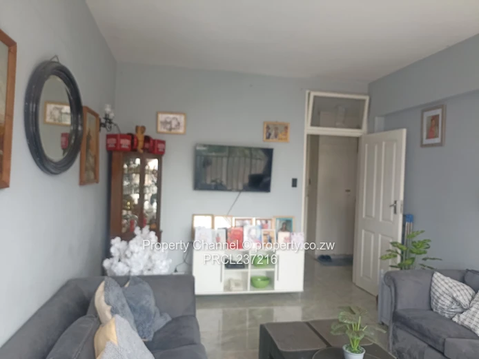 Spacious 1-Bed Apartment with City Views - Avenues