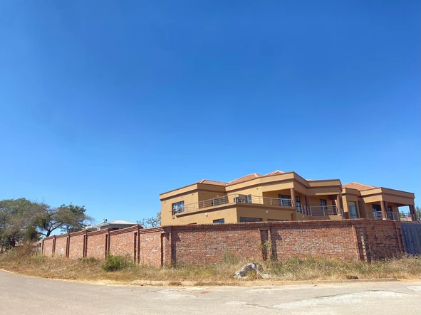 8 Bedroom House