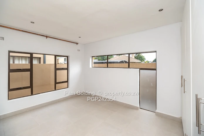 Modern 3 Bedroom Townhouse 